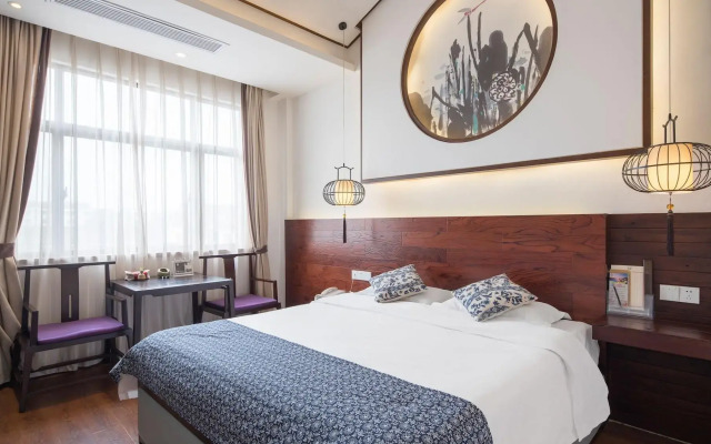 Tongxiang Wuzhen Yuexiang Inn