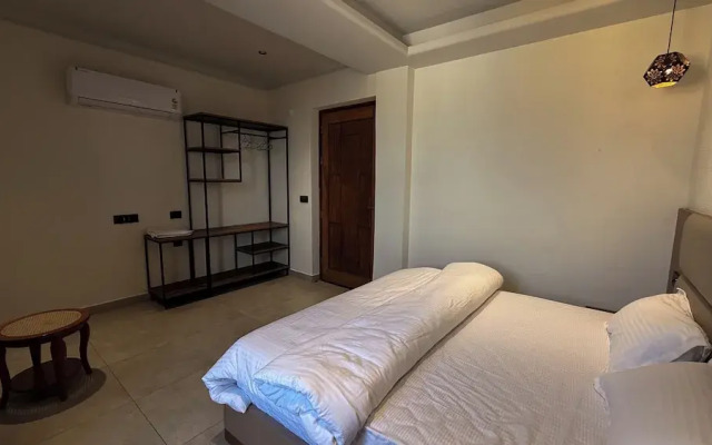 Yes Hotel By The Ganges