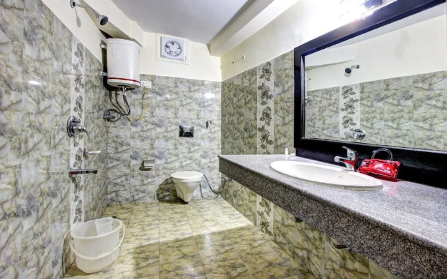 OYO 13836 Hotel Manu Vatika