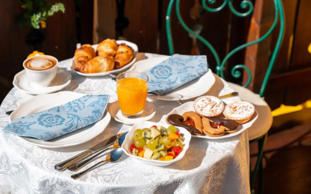 Ambra Cortina Luxury & Fashion Boutique Hotel
