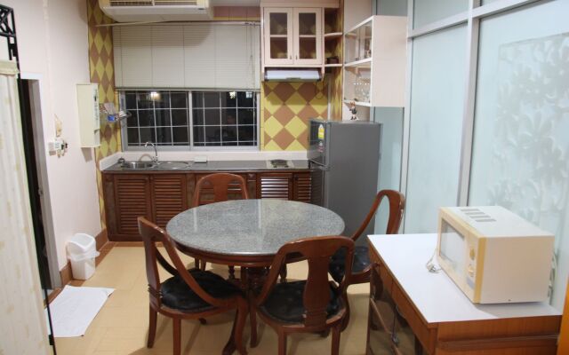 OYO 75486 Anna Residence Jomtien