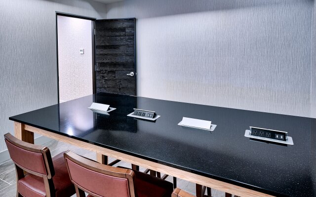 Holiday Inn Express Hotel & Suites Airport Dieppe by IHG