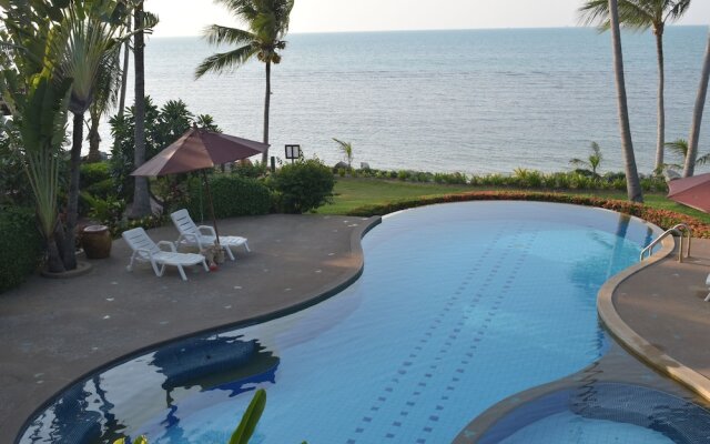 4 bedroom beachfront Villa 3 SDV024-By Samui Dream Villas