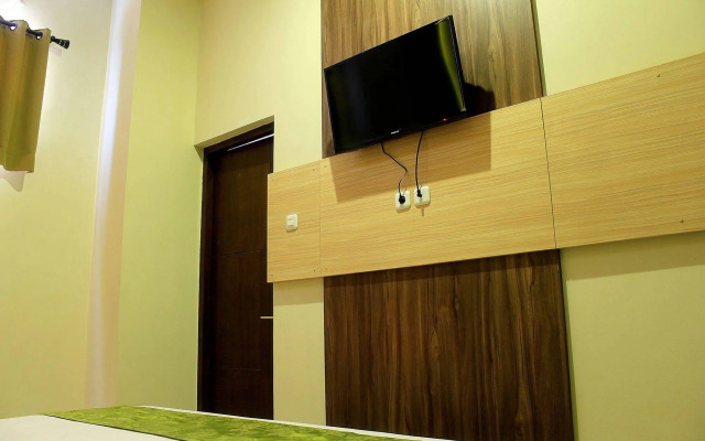 ZEN Rooms Lengkong Gatot Subroto