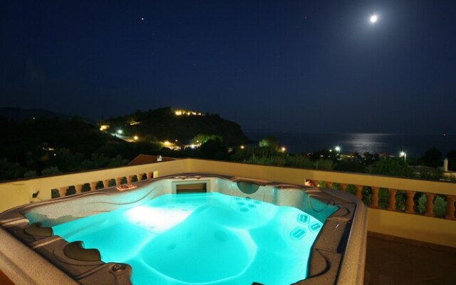 The Garden Near the Beach -Jacuzzi - Bbq