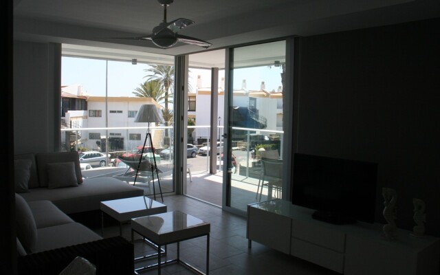 El Yate Hotel