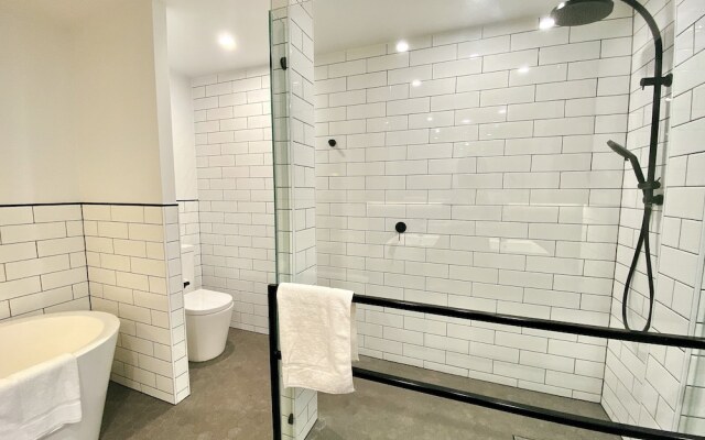 Ascot Apartments