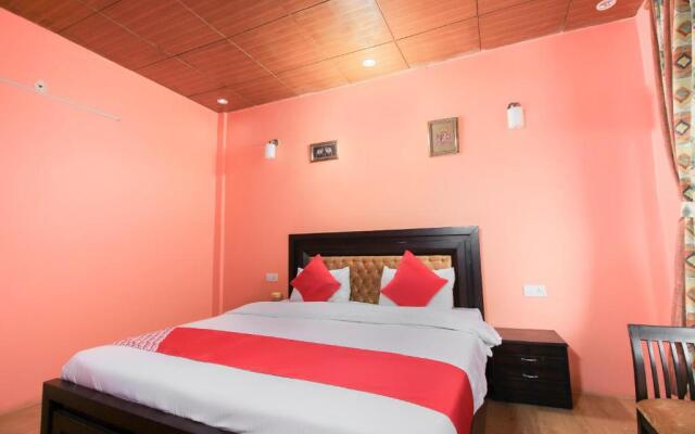 Hotel Urvashi Palace
