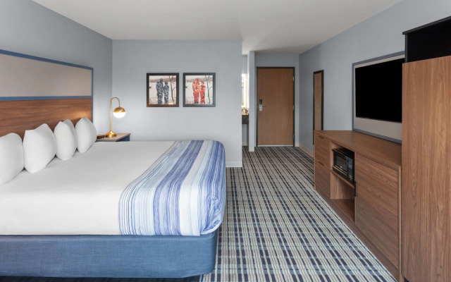 AmericInn by Wyndham West Salem
