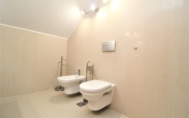 Living Apartment With Private Pool, Jacuzzi and Gym