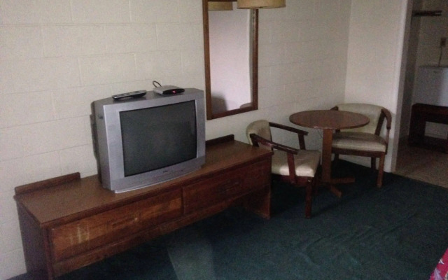 Sawmill Lodges Motel