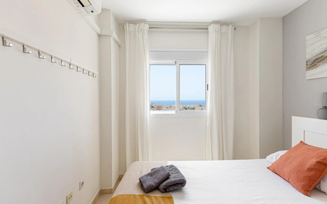 3 bedroom apartment with private rooftop terrace