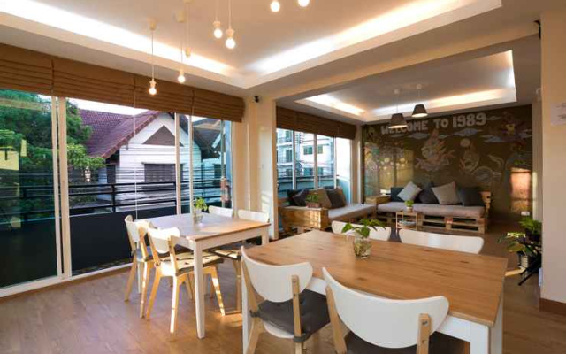 Small Space Cafe & Hostel by ZUZU
