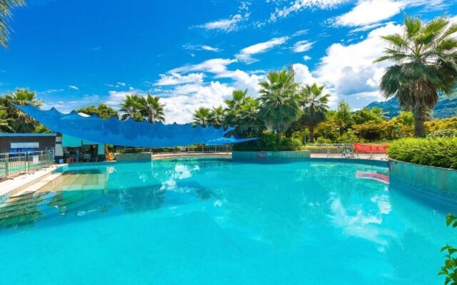 River & Holiday Hotel