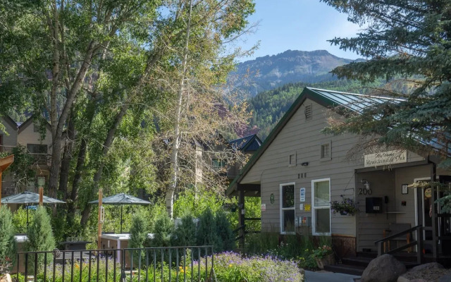 Mountainside Inn 116 1 Bedroom Hotel Room by Alpine Lodging Telluride