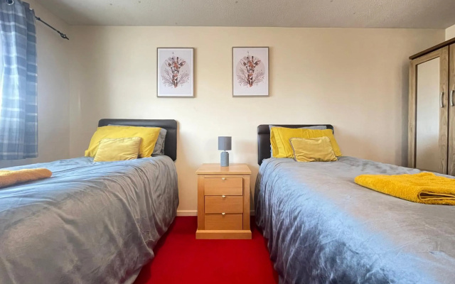 Swift Close Contractors & Leisure Apartment by Leecroft Stays