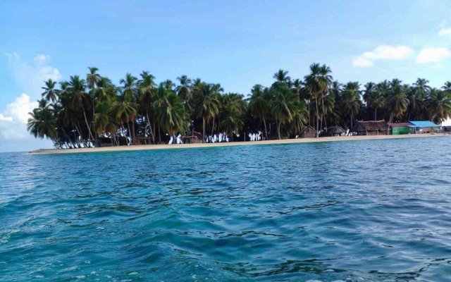 Cabins in Asserya Island - San Blas paradise - meals included