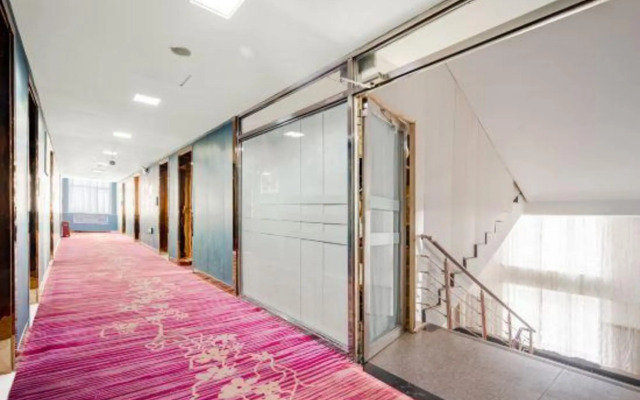 Good Home Hotel (Corps No. 2 Middle School Autonomous Region Party School Branch)