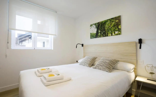 OLABIDE 2 by Smiling Rentals