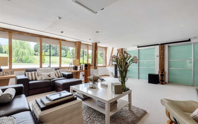 Entire Luxury Home and Garden Canterbury