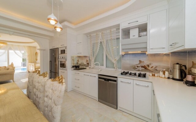 Great Villa With Pool Hammam and Sauna in Antalya