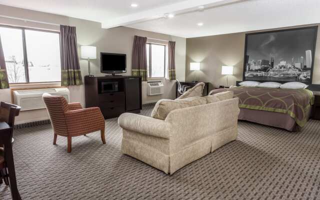Super 8 by Wyndham Mundelein/Libertyville Area