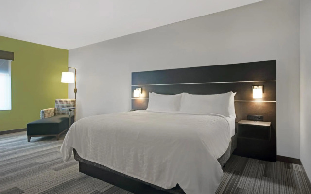 Holiday Inn Express Milwaukee Downtown by IHG