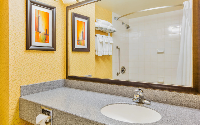 Holiday Inn Sydney - Waterfront by IHG
