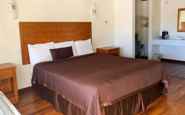 Anchorage Inn Lakeport