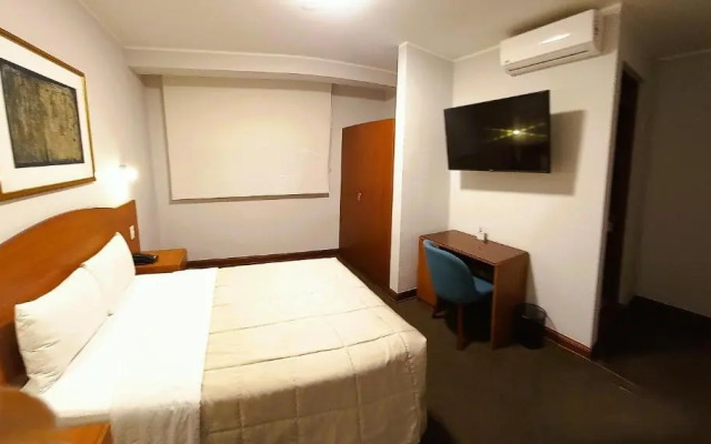 Javier Prado Inn