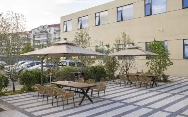 Vienna Hotel (Jizhou District, Tianjin Yuyang South Road)