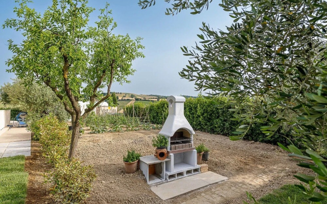 Spacious Stay in Montelupone