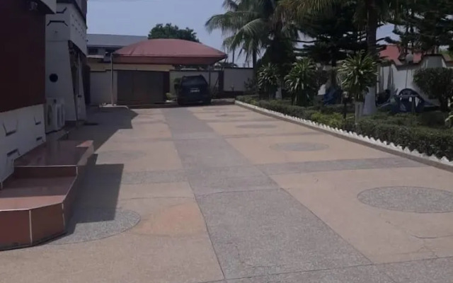 LaRosa Executive Guest House