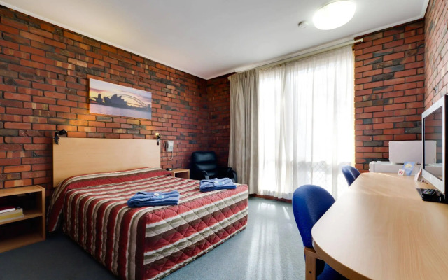 Enfield Motor Inn