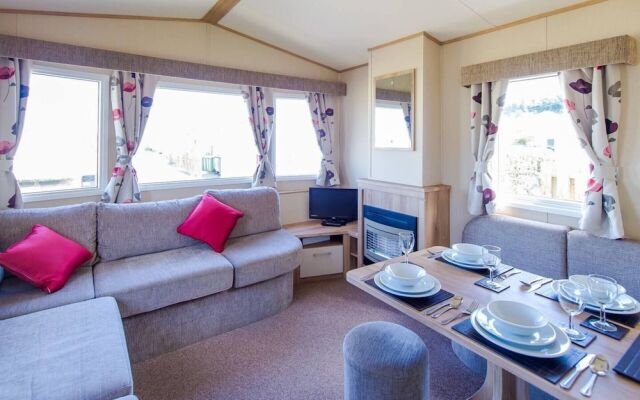 Immaculate 2-bed Caravan in Westward Ho!