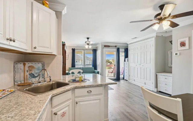 Sandpiper Cove 8245 Studio Bedroom Condo by RedAwning
