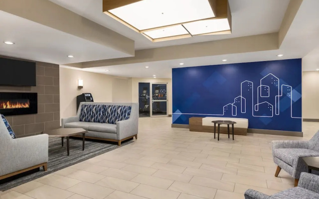 Holiday Inn Express & Suites Evansville Downtown