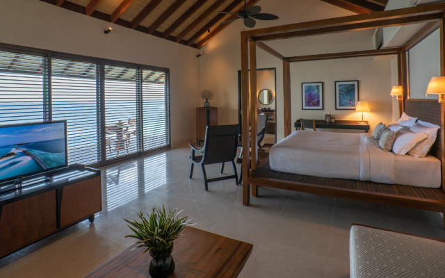 The Residence Maldives at Dhigurah Hotel