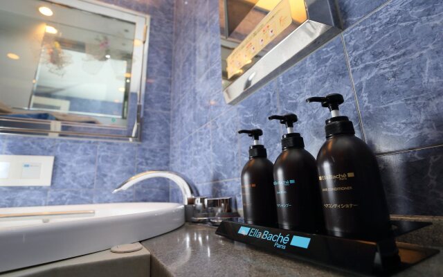 Hotel Wow The King & Queen Himeji-Higashi - Adult Only