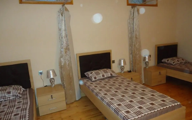 Khazar Guest House in Old City