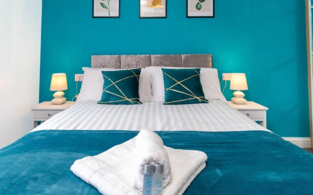 4BR Westlake Accommodation