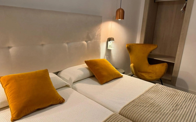 Poniente Playa Aparthotel