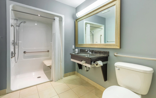 Quality Inn & Suites, Victoriaville,  QC