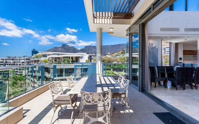 The Marina Family Penthouse - 710