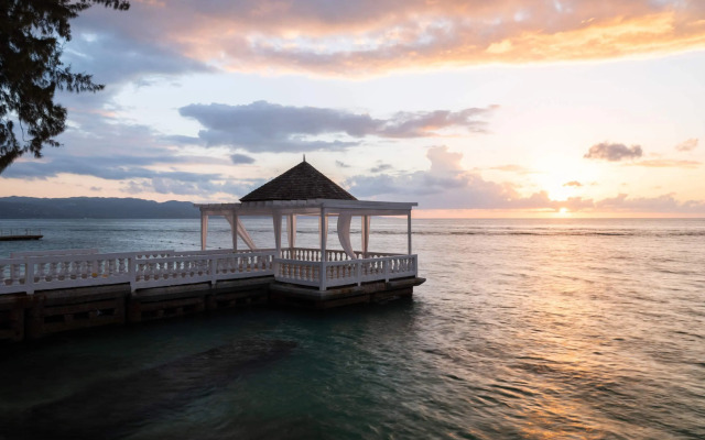Grand Decameron Montego Beach, A Trademark All-Inclusive Resort
