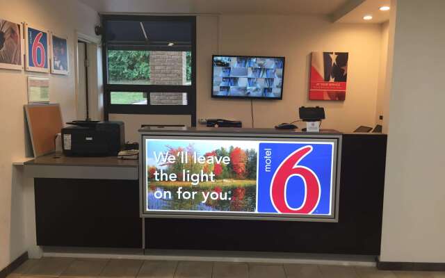 Motel 6 Nashville, TN - Airport