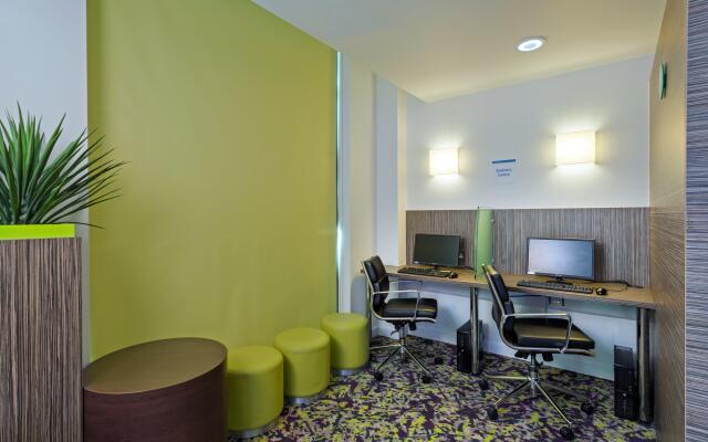 Holiday Inn Express Harlow, an IHG Hotel