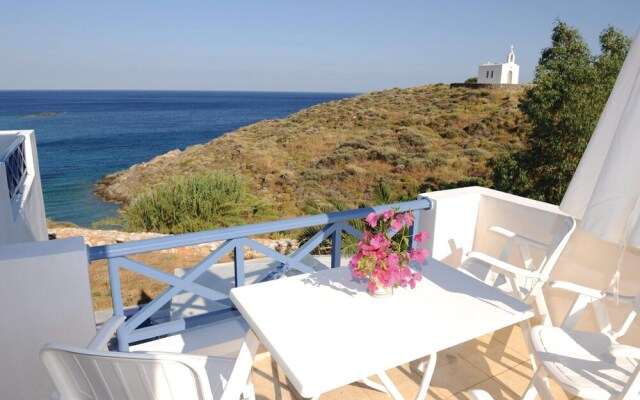 Amazing Home in Ampela, Syros With 6 Bedrooms and Outdoor Swimming Pool
