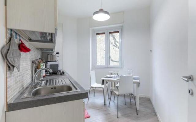 Piazza De Angeli M1 Comfortable Flat with Balcony