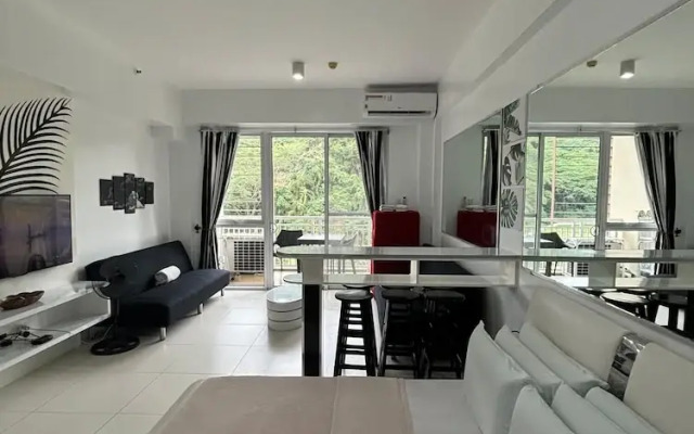 Beach Condos Pico de Loro Hamilo Coast